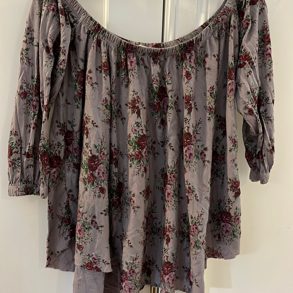 Like new- Truly Madly Deeply Los Angeles peasant top - 3/4 sleeves